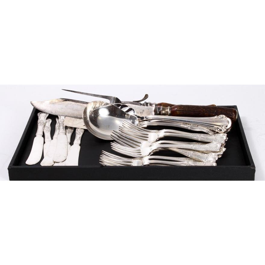 DA3-001: ASSEMBLED LOT OF KINGS PATTERN PLATED FLATWARE