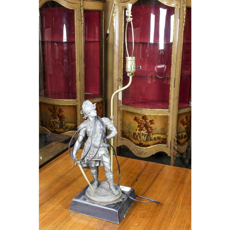 AL2-015: EARLY 20TH CENTURY PATINATED METAL LAMP DEPICTING A ROMAN SOLDIER