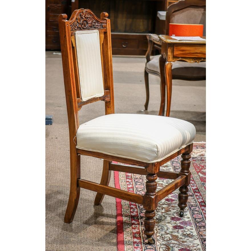 ANTIQUE AMERICAN VICTORIAN DINING CHAIRS | Work of Man
