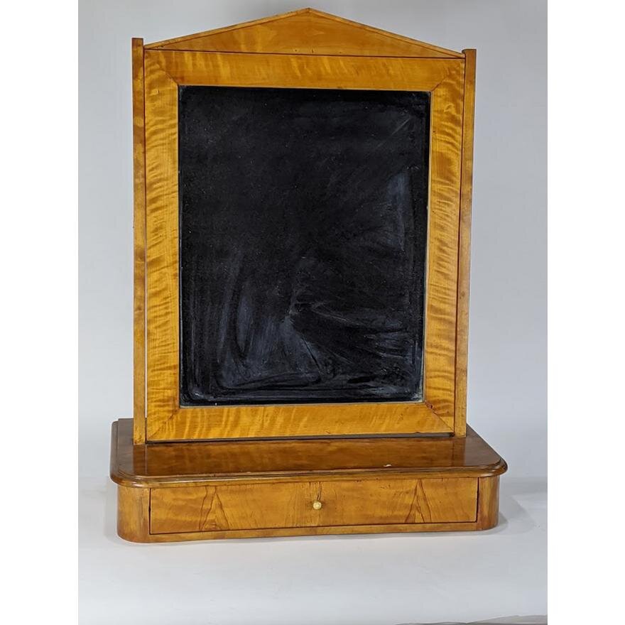 AF7-107: ANTIQUE EARLY 19TH CENTURY AMERICAN FEDERAL BIRDS EYE  MAPLE SHAVING MIRROR