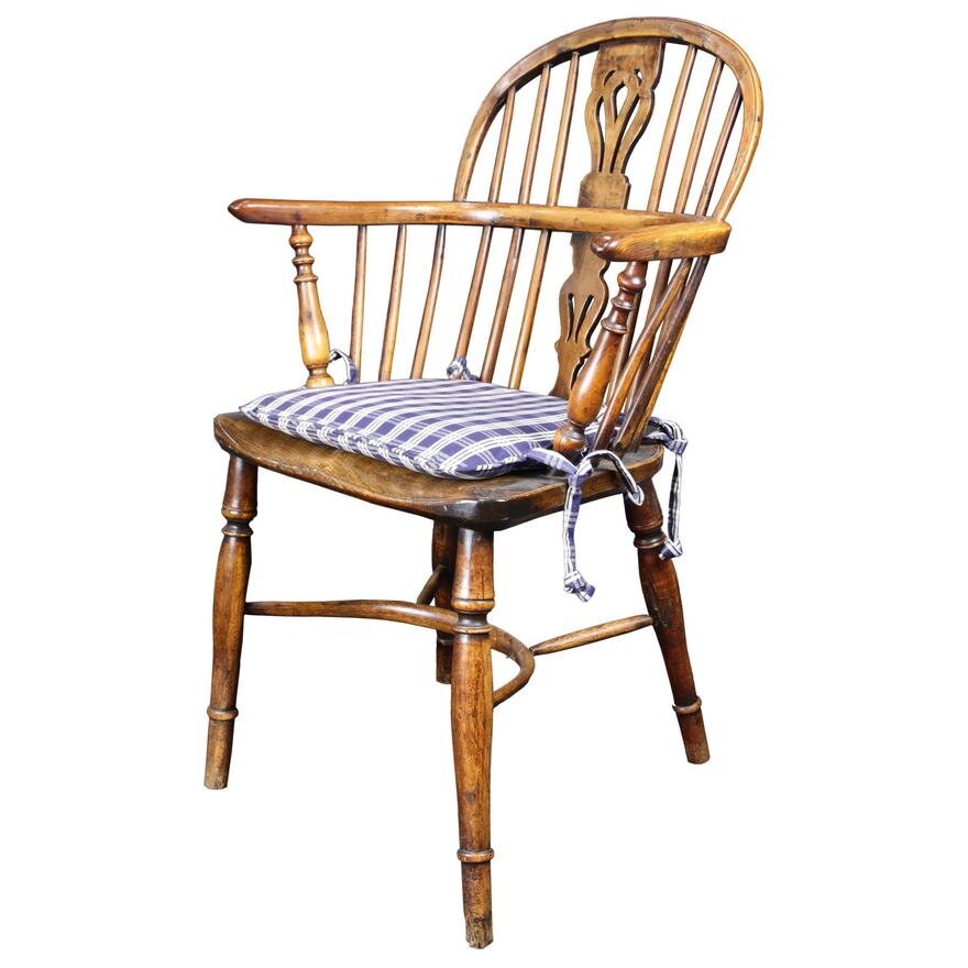 ANTIQUE ENGLISH WINDSOR HOOP BACK ARM CHAIRS | Work of Man