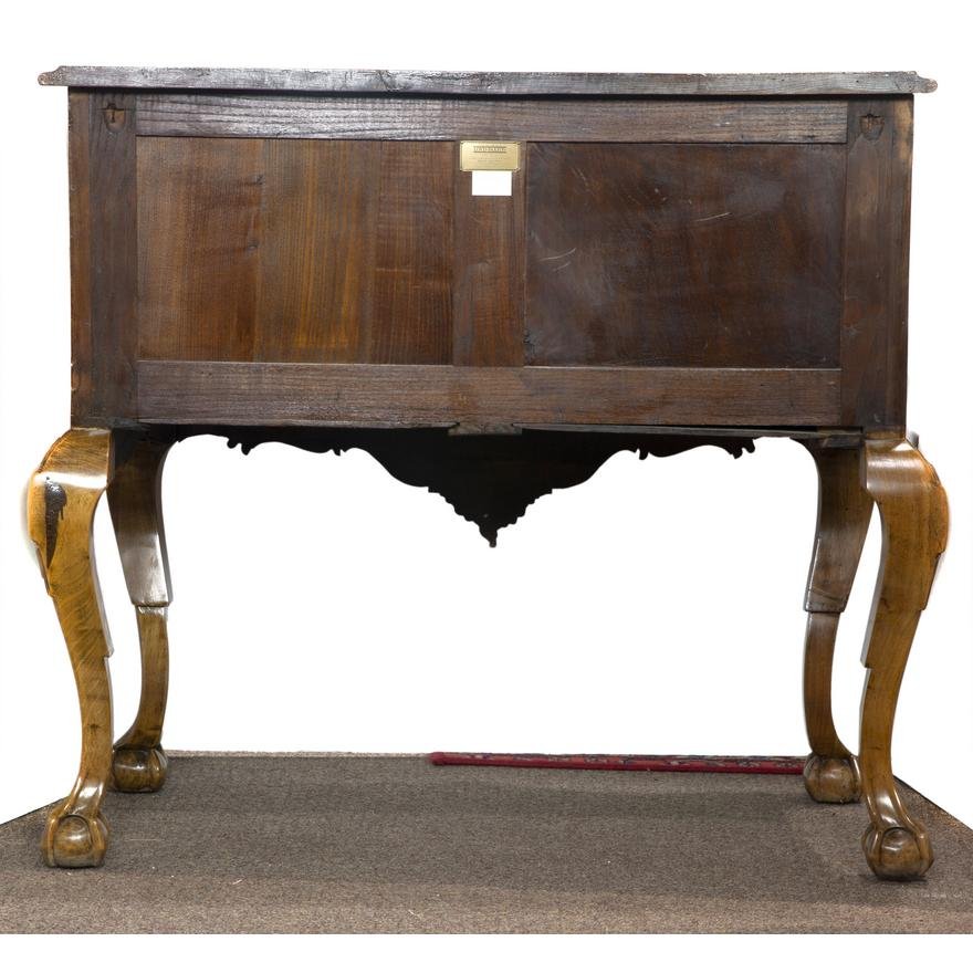 AF4-372: Antique Late 18th Century Philadelphia Walnut 3 Drawer Lowboy By Followers of William Savery