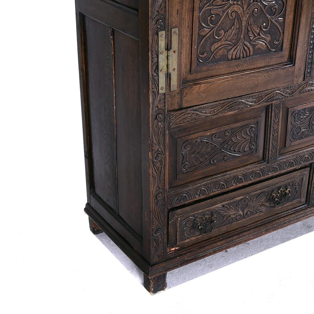 AF3-338: ANTIQUE 17TH CENTRY ENGLISH JACOBEAN HIGHLY CARVED OAK ARMOIRE