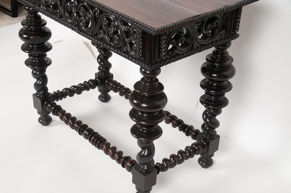 AF1-383: ANTIQUE EARLY 19th C PORTUGUESE CARVED ROSEWOOD TABLE