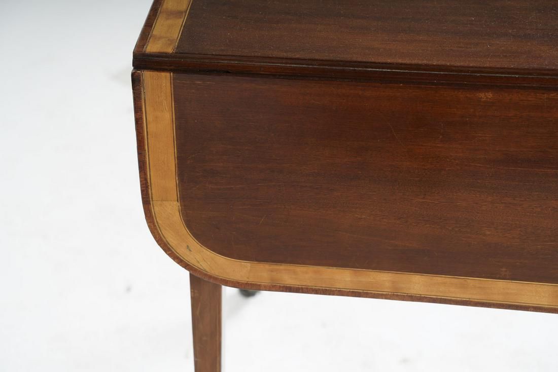 AF1-243: VINTAGE MID 19TH CENTURY SHERATON STYLE MAHOGANY PEMBROKE TABLE