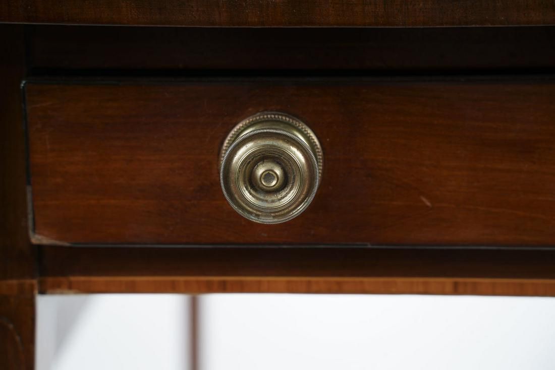 AF1-243: ANTIQUE EARLY 19TH CENTURY ENGLISH SHERATON MAHOGANY PEMBROKE TABLE