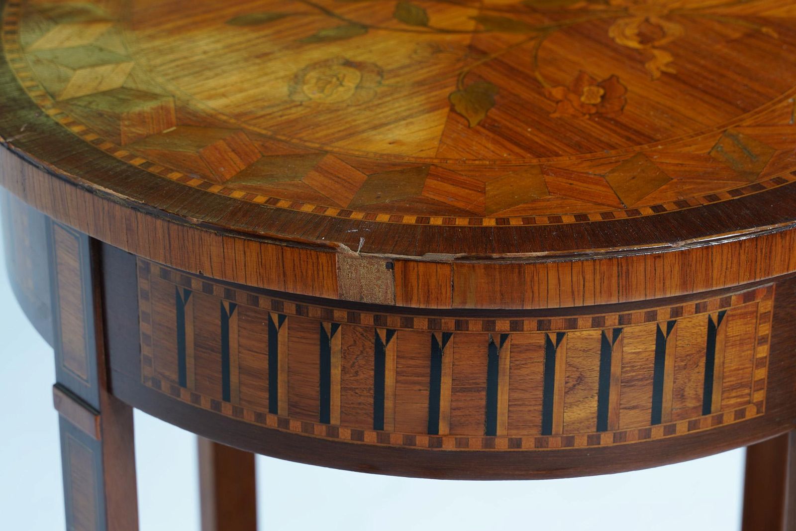 AF1-158:  ANTIQUE LATE 19th CENTURY FRENCH LOUIS XV STYLE MARQUETRY OCCASIONAL TABLE