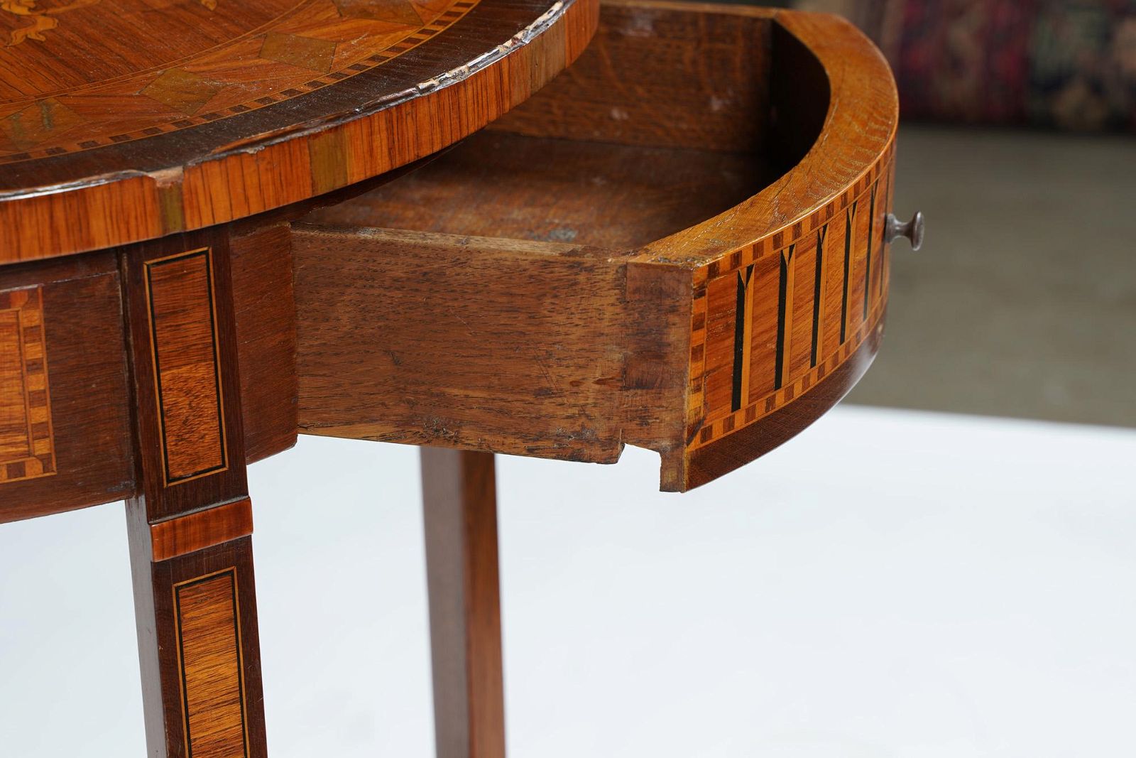 AF1-158:  ANTIQUE LATE 19th CENTURY FRENCH LOUIS XV STYLE MARQUETRY OCCASIONAL TABLE