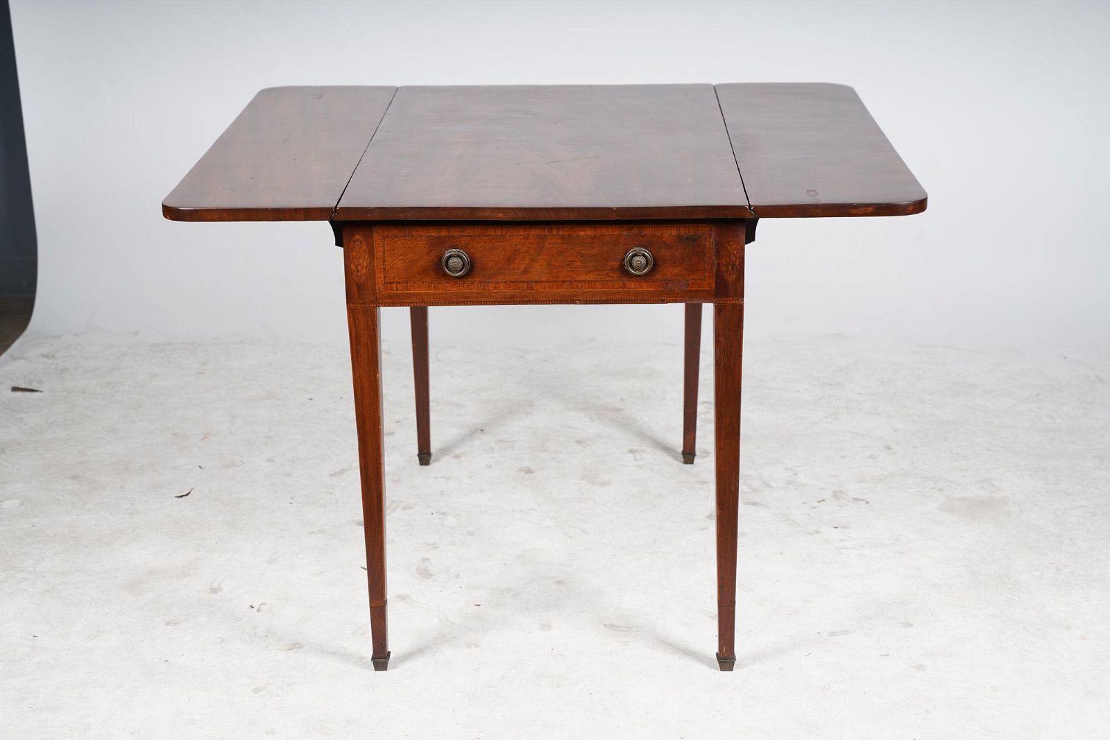 AF1-159: ANTIQUE EARLY 19TH CENTURY HEPPLEWHITE INLAID MAHOGANY PEMBROKE TABLE