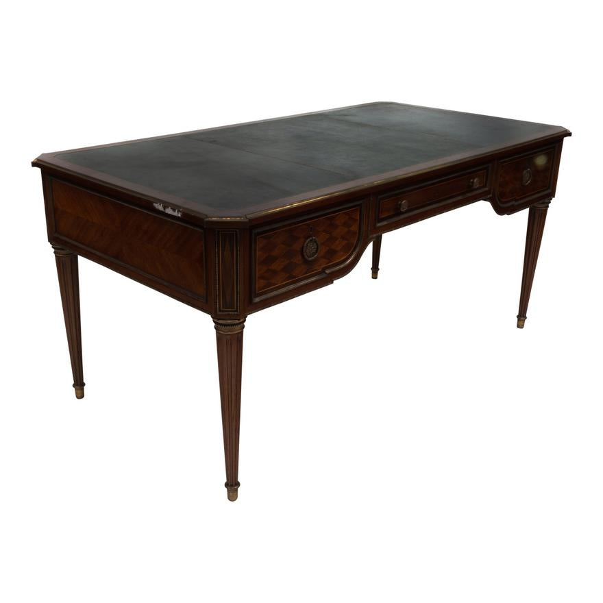 AF5-008: ANTIQUE EARLY 20TH CENTURY LOUIS XVI STYLE MAHOGANY BUREAU PLAT W/ LEATHER TOP