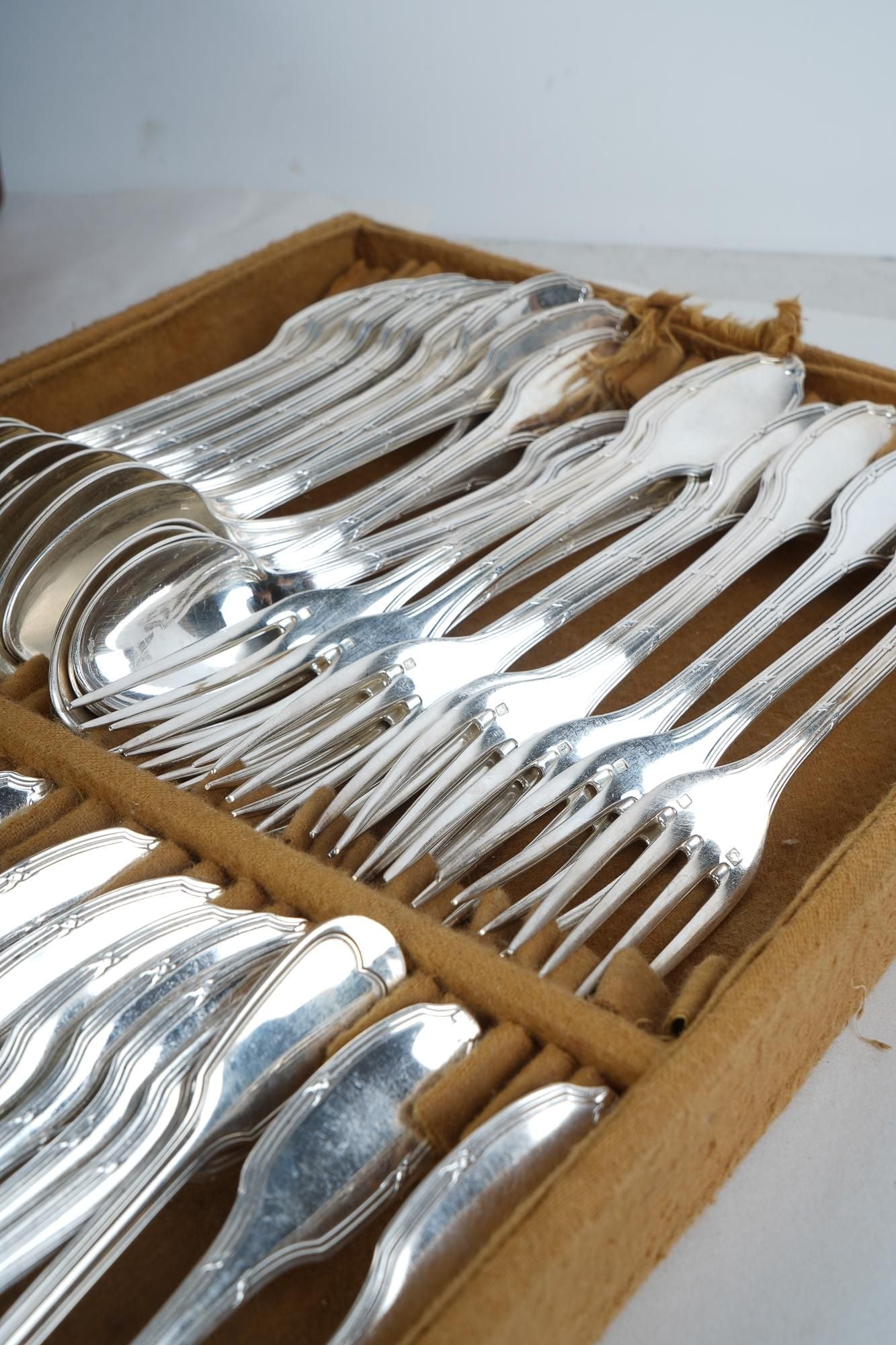 DA3-005: LATE 19TH C SET OF FRENCH CHRISTOFLE ALFEDNIDE SILVER-PLATE FLATWARE SET