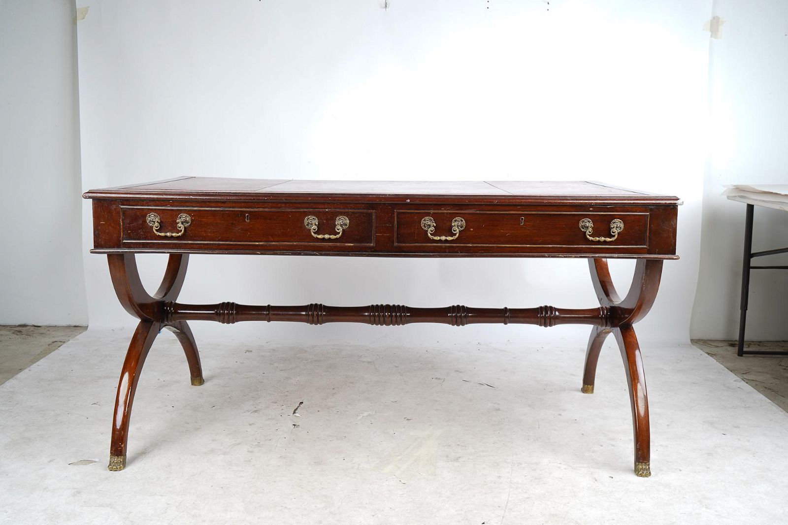 AF5-135: Antique Early 20th C English Regency Classical Style Mahogany Leather Top Writing Desk w/ 2 Drawers