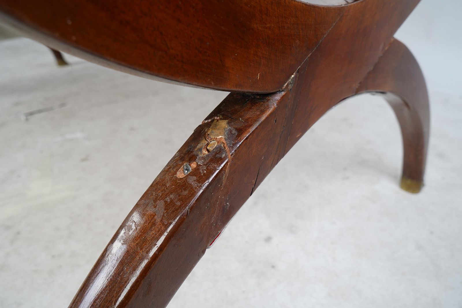 AF5-135: Antique Early 20th C English Regency Classical Style Mahogany Leather Top Writing Desk w/ 2 Drawers