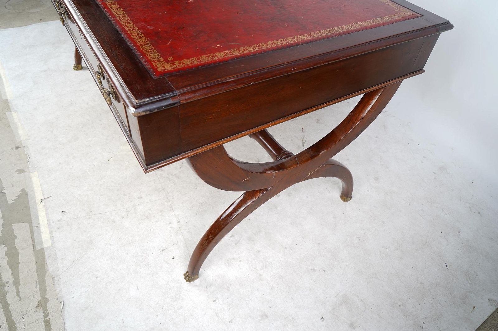 AF5-135: Antique Early 20th C English Regency Classical Style Mahogany Leather Top Writing Desk w/ 2 Drawers