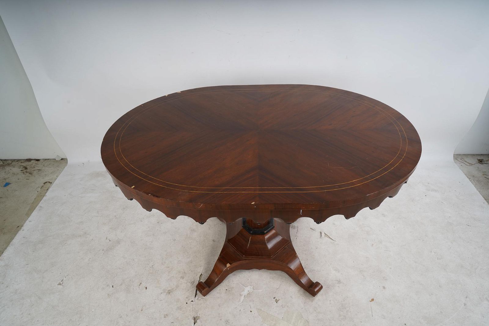 AF1-146: ANTIQUE EARLY 19th MAHOGANY BIEDERMEIER OVAL CENTER TABLE