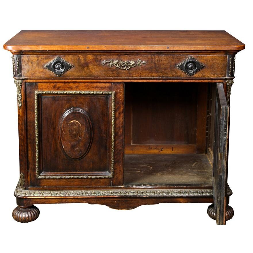 AF3-143: ANTIQUE LATE 19TH CENTURY ENGLISH VICTORIAN WALNUT COMMODE
