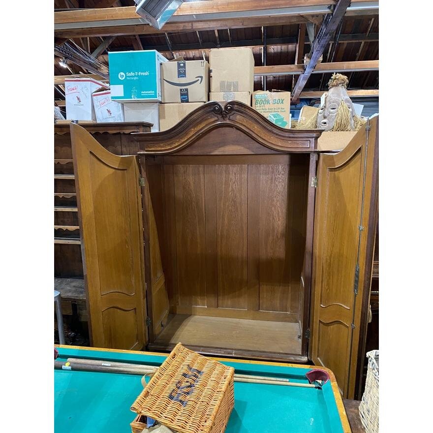 AF3-169: ANTIQUE LATE 19TH CENTURY FRENCH MARQUETRY DECORATED ARMOIRE