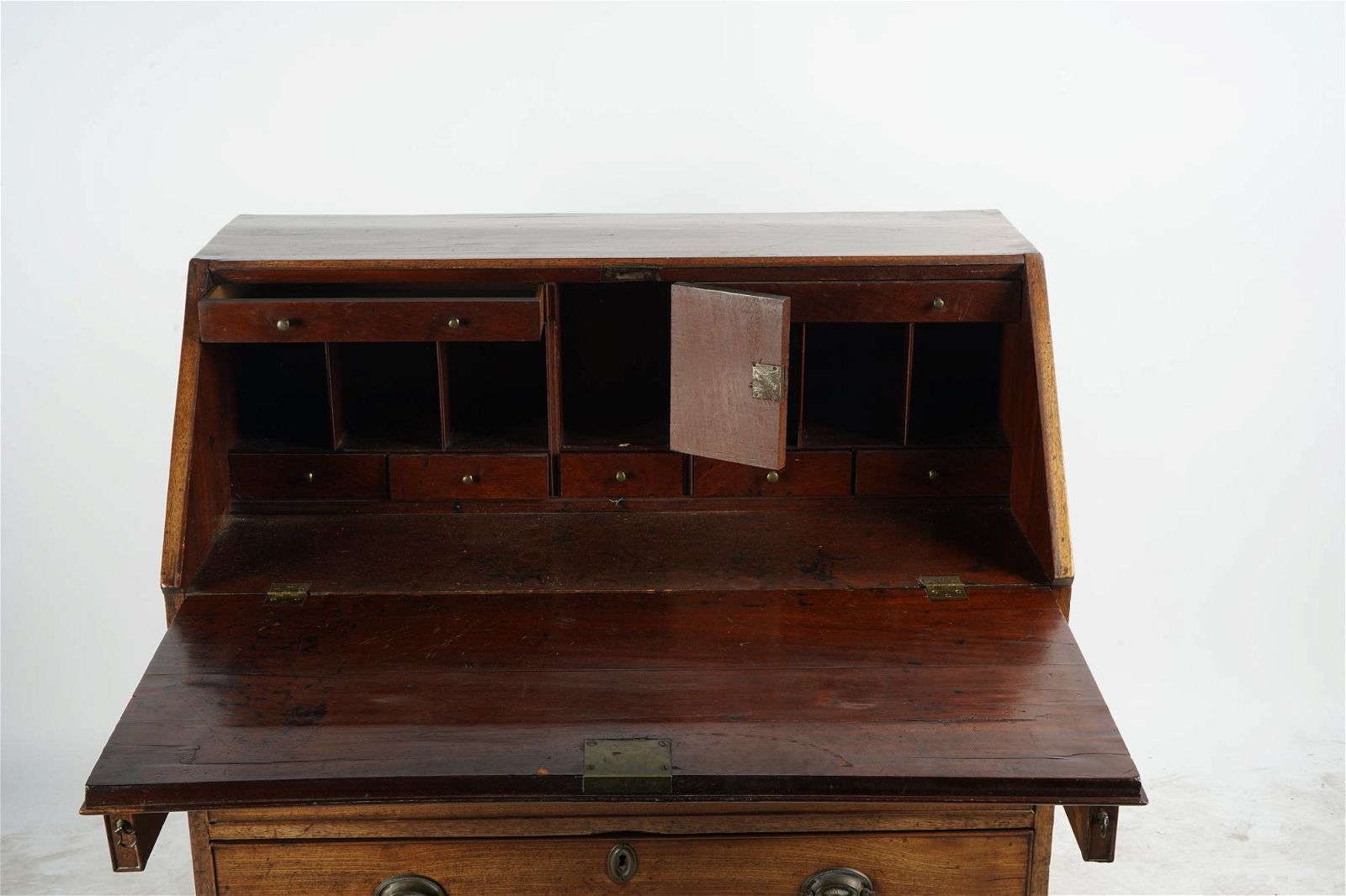 AF5-100: ANTIQUE LATE 18TH CENTURY AMERICAN FEDERAL MAHOGANY SLANT FRONT DESK