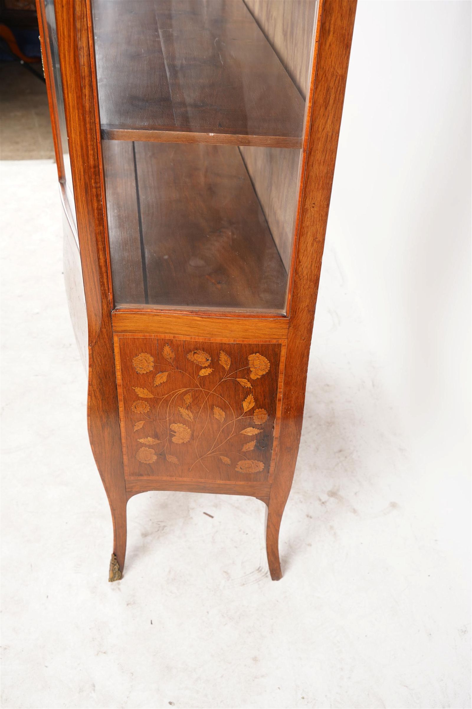 AF3-010: ANTIQUE LATE 19TH CENTURY FRENCH LOUIS XV STYLE MARQUETRY INLAID VITRINE