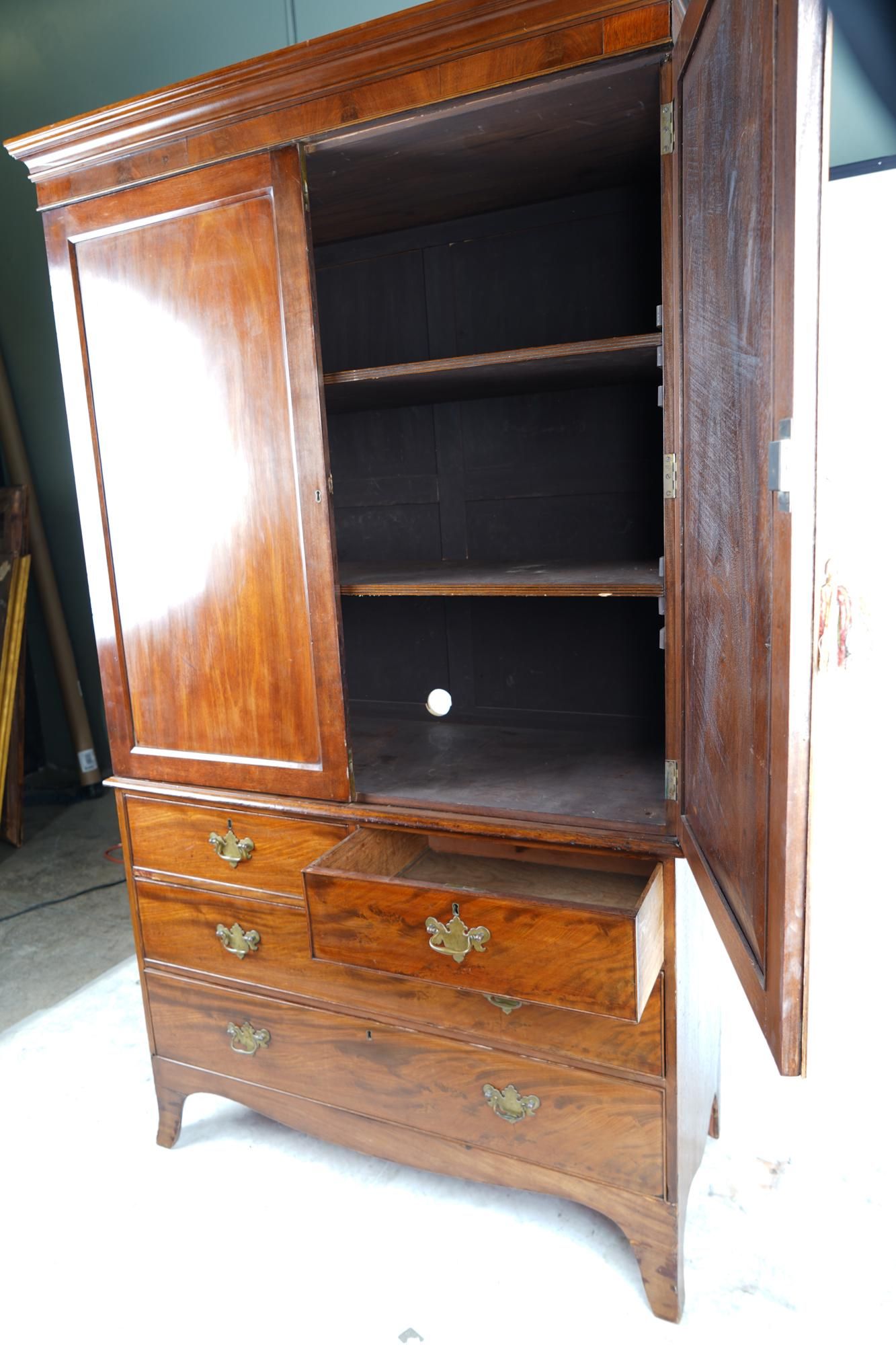 AF4-016: ANTIQUE EARLY 19TH CENTURY ENGLISH HEPPLEWHITE STYLE MAHOGANY LINEN PRESS