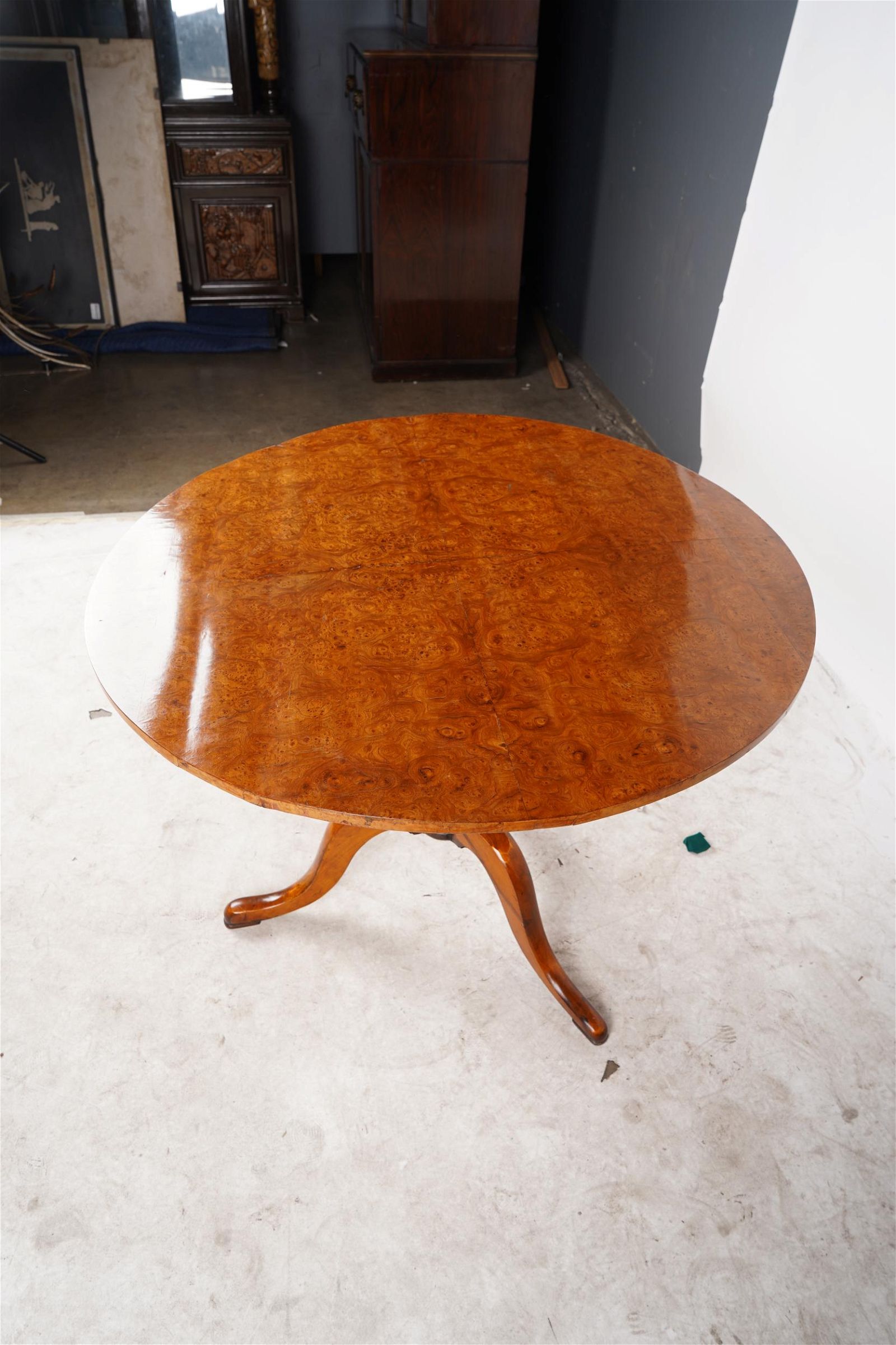 AF1-011:  LATE 18TH CENTURY AMERICAN FEDERAL PERIOD MAPLE TILT TOP SIDE TABLE