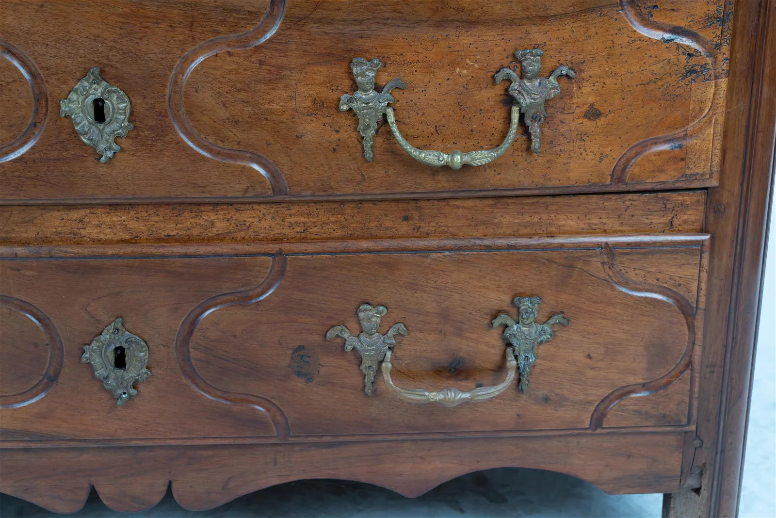 AF4-020: ANTIQUE LATE 18TH CENTURY LOUIS XIV STYLE FRENCH WALNUT CHEST OF DRAWERS