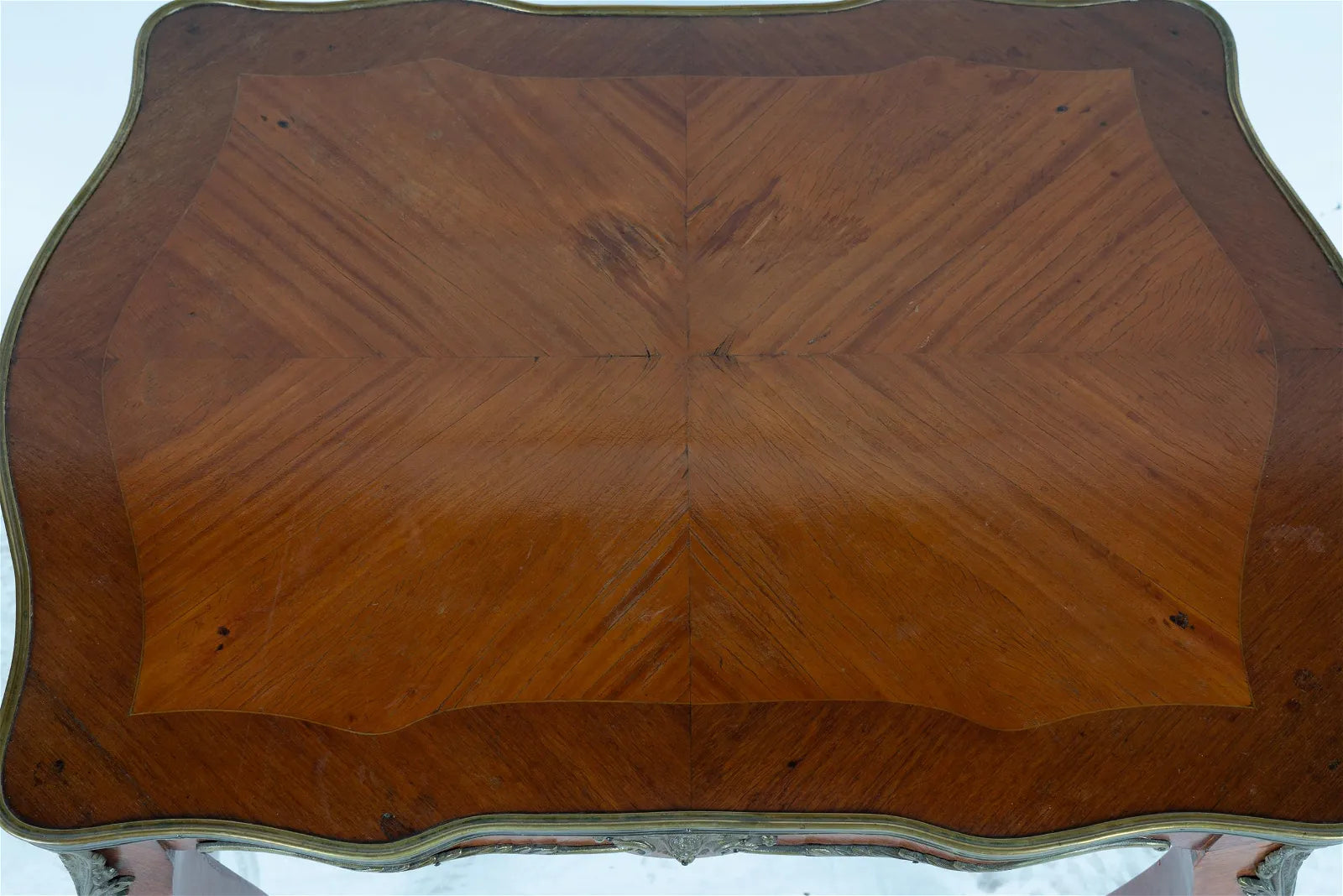 AF1-025:  ANTIQUE LATE 19TH CENTURY LOUIS XV  STYLE FRENCH KINGWOOD MARQUETRY SALON TABLE