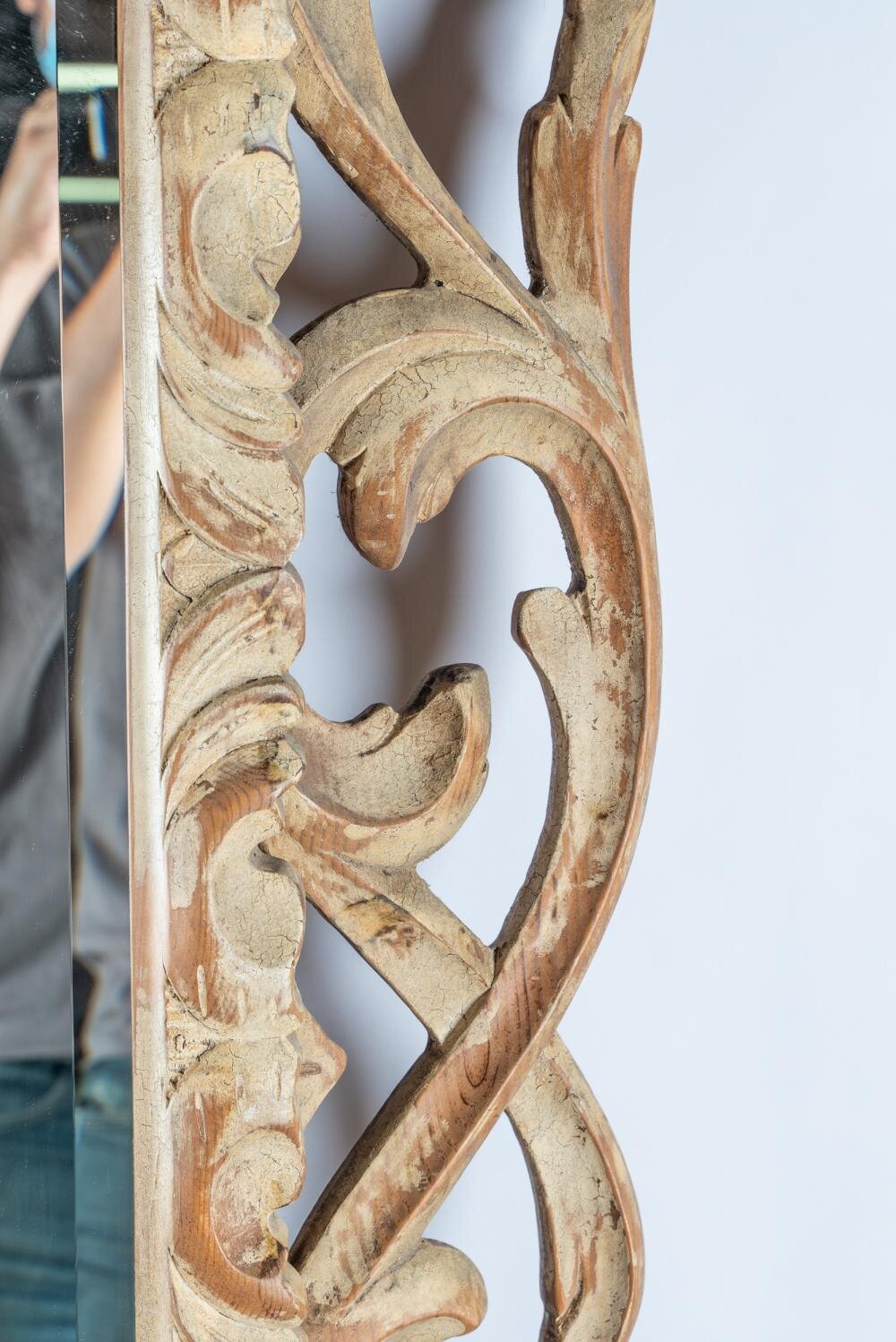 AF7-101: LATE 20TH C OVERSIZED  CARVED ACANTHUS LEAF FRAME WITH MIRROR