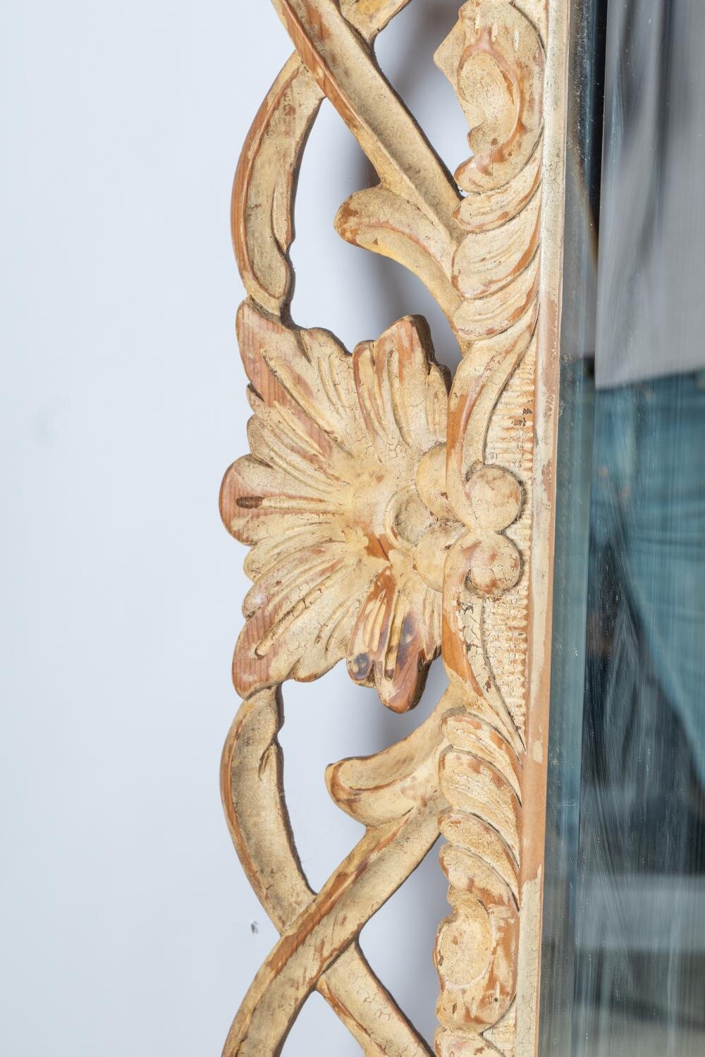 AF7-101: LATE 20TH C OVERSIZED  CARVED ACANTHUS LEAF FRAME WITH MIRROR