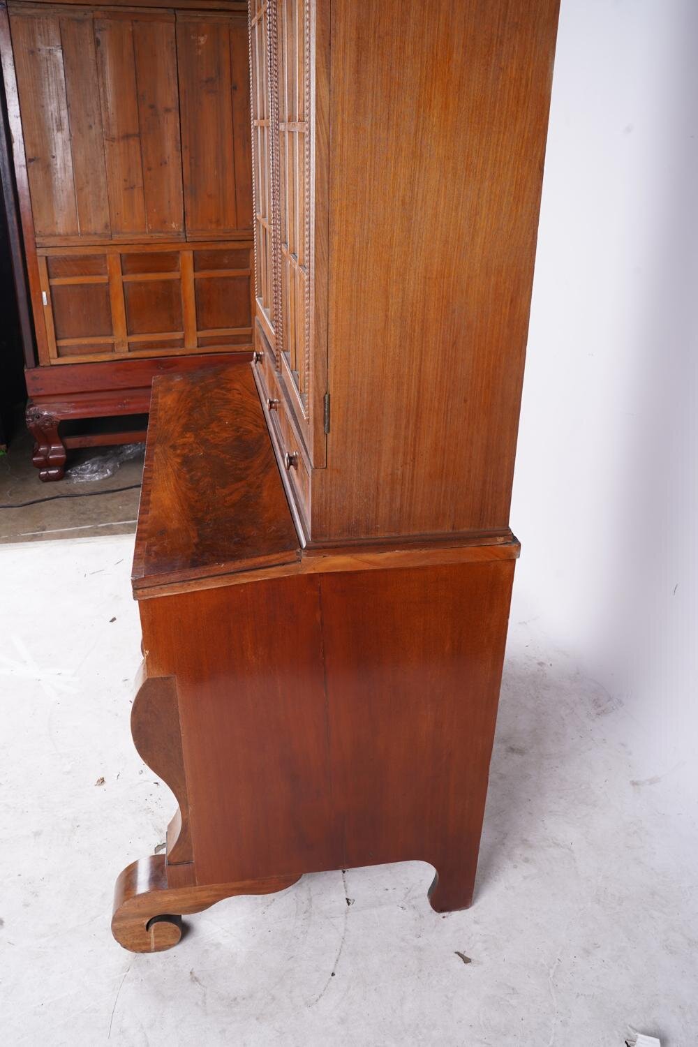 AF5-104: ANTIQUE MID 19TH C AMERICAN CLASSICAL MAHOGANY SECRETARY / BOOKCASE