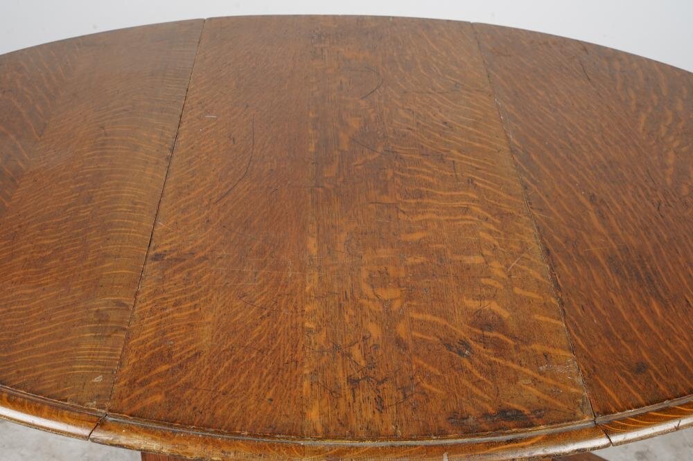 AF1-102: ANTIQUE LATE 19TH C AMERICAN QUARTER SAWN OAK GATELEG TABLE