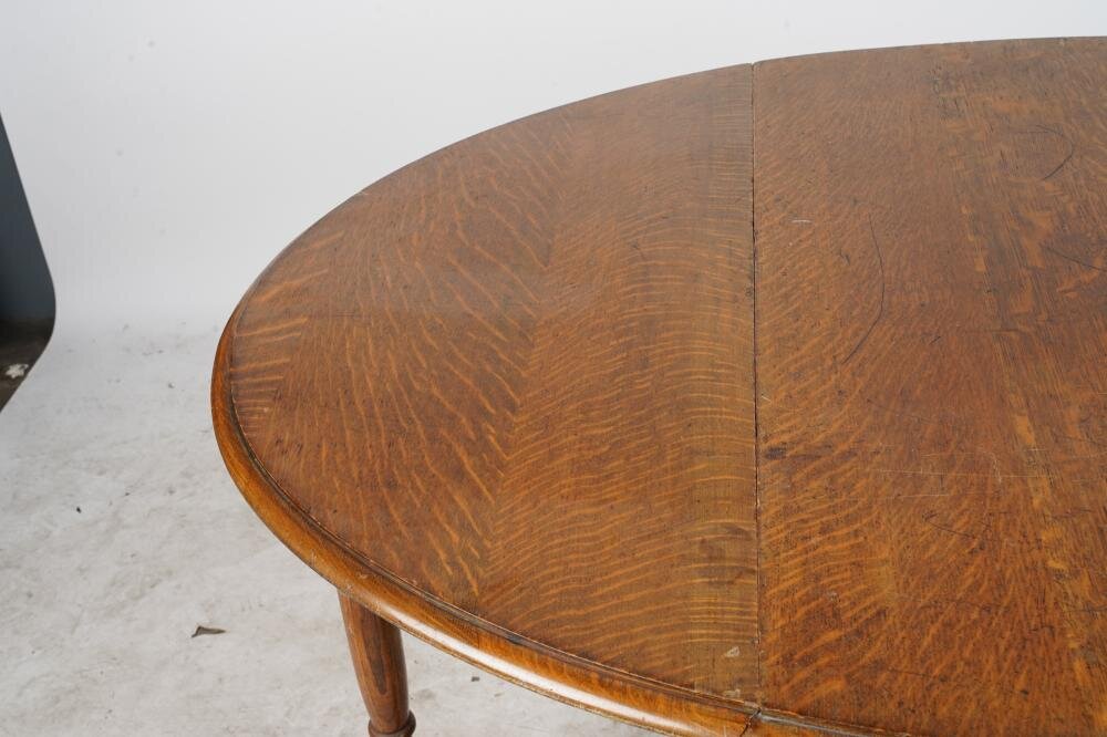 AF1-102: ANTIQUE LATE 19TH C AMERICAN QUARTER SAWN OAK GATELEG TABLE