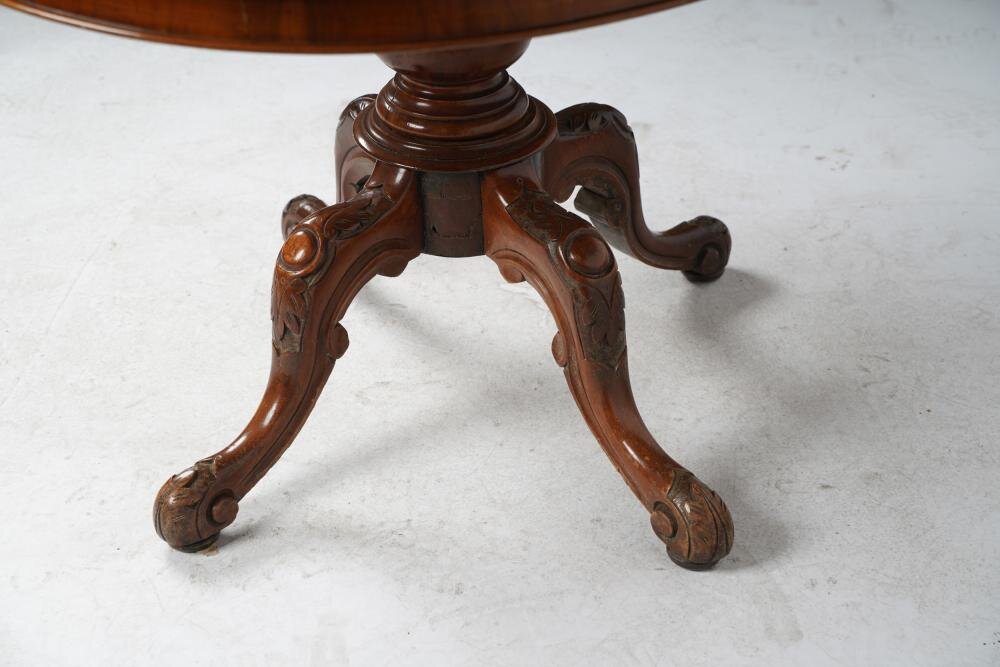 AF1-105: ANTIQUE LATE 19TH C EDWARDIAN MAHOGANY & WALNUT ROUND DINING TABLE