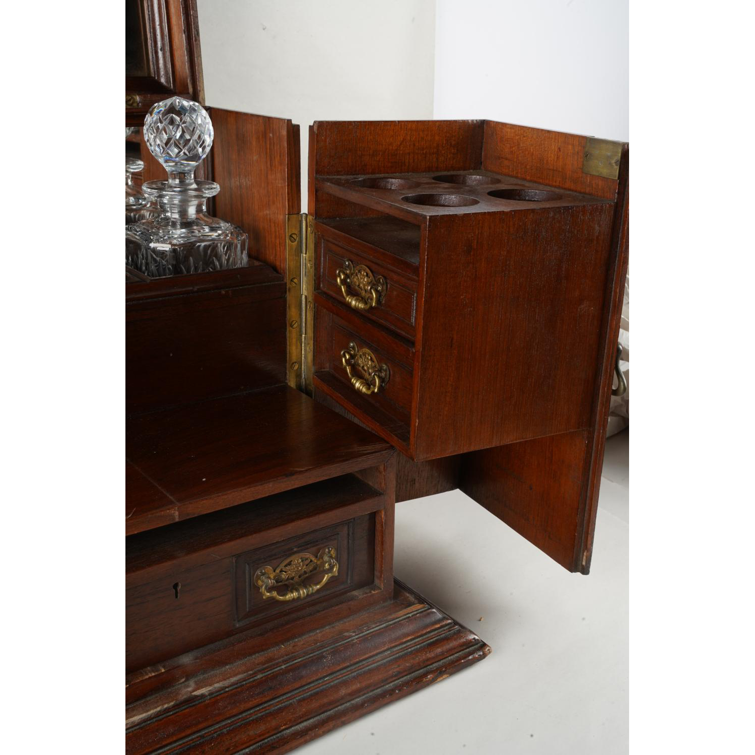 AF3-200: ANTIQUE MID 19TH CENTURY AMERICAN WALNUT TANTALUS