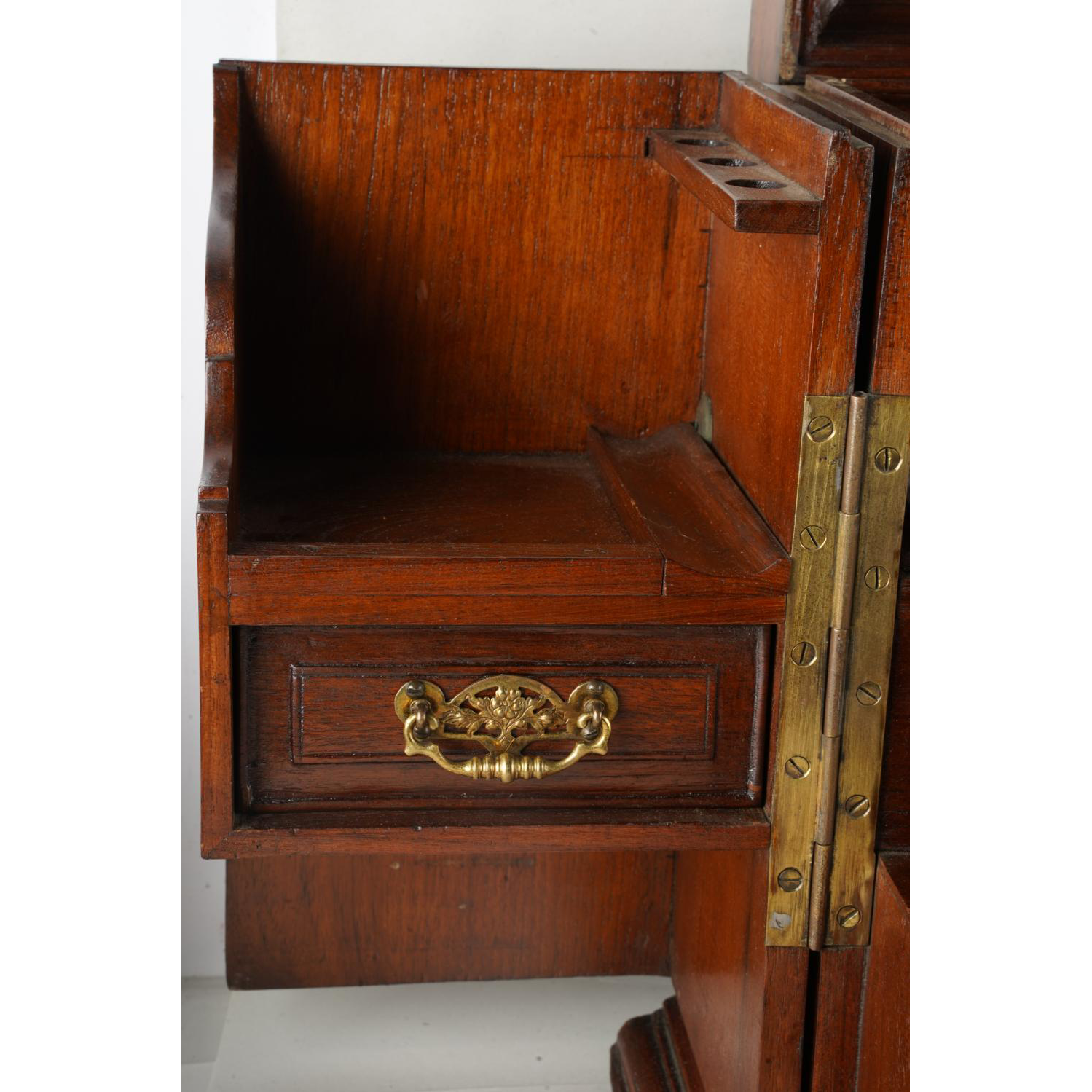 AF3-200: ANTIQUE MID 19TH CENTURY AMERICAN WALNUT TANTALUS