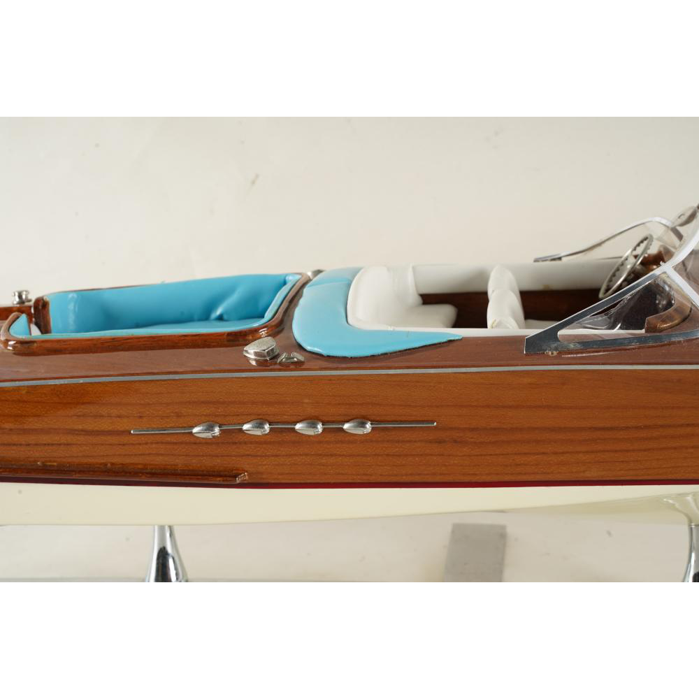 CR2-105: SCALED MODEL OF 1970'S ITALIAN RUNABOUT , RIVA AQUARAMA SPEED BOAT