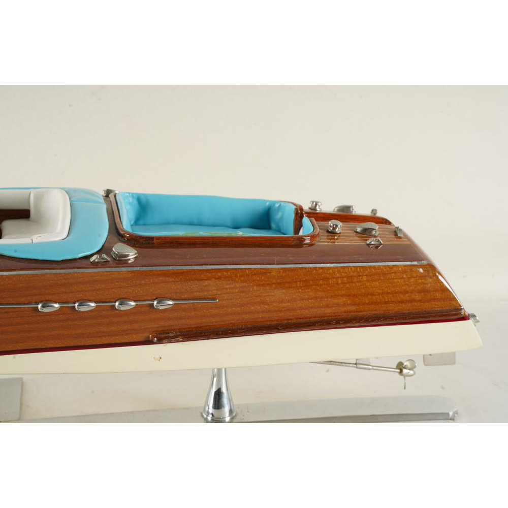 CR2-105: SCALED MODEL OF 1970'S ITALIAN RUNABOUT , RIVA AQUARAMA SPEED BOAT