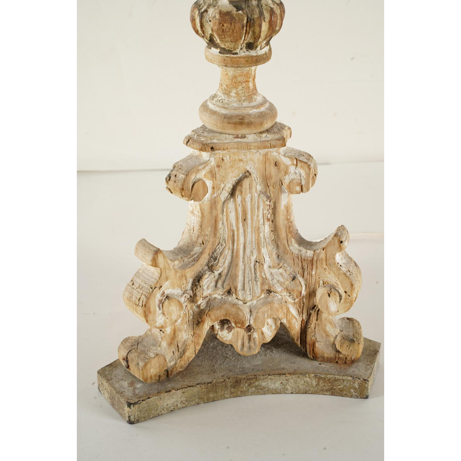 AL2-003: 18TH CENTURY  CARVED WOOD CANDLESTICK LAMP