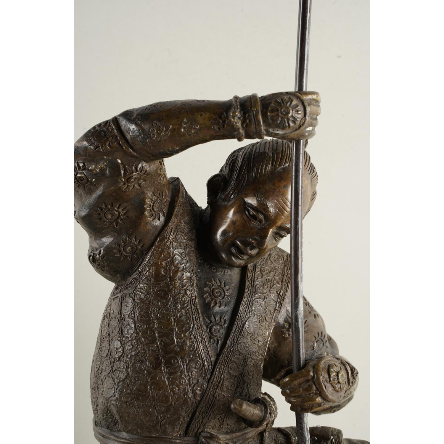 AW11-008: BRONZE SCULPTURE OF JAPANESE SAMURAI