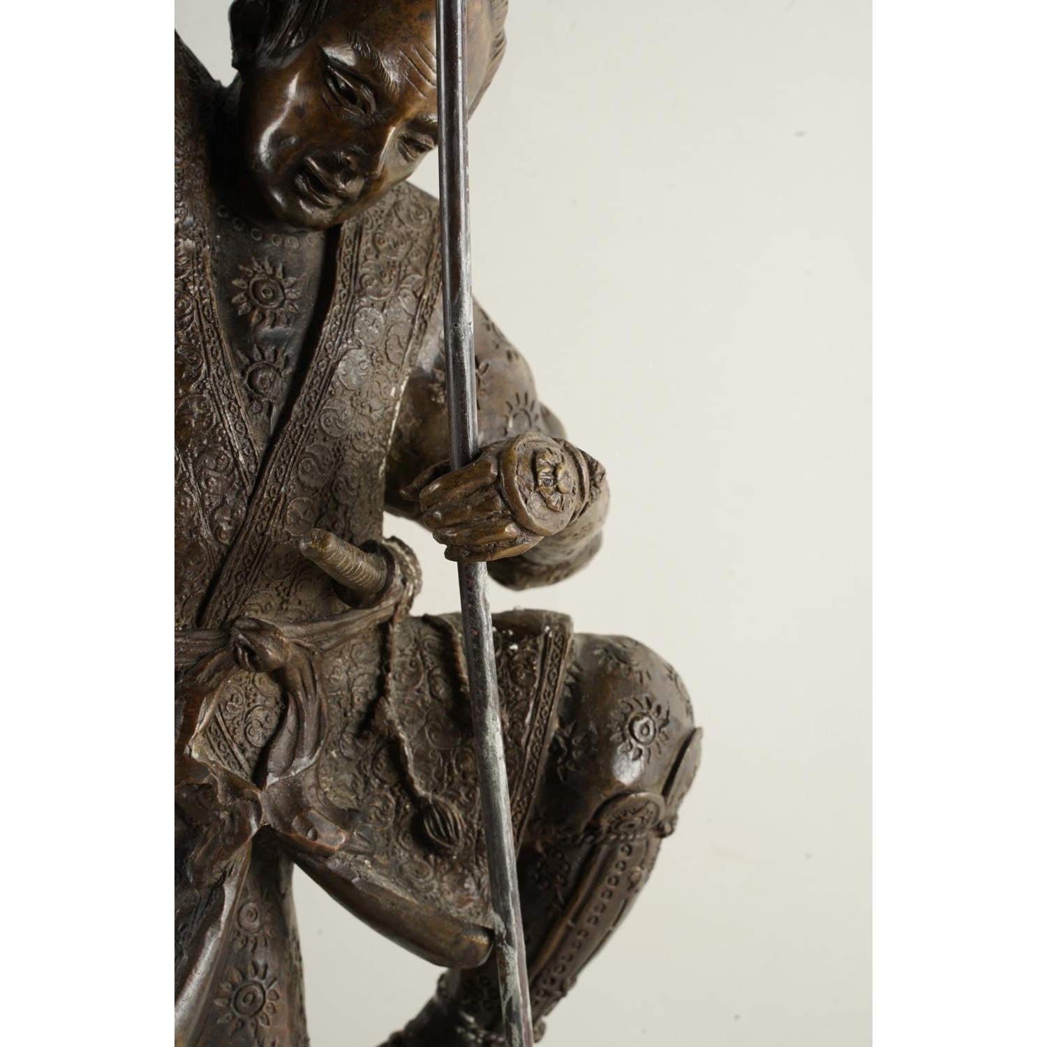 AW11-008: BRONZE SCULPTURE OF JAPANESE SAMURAI