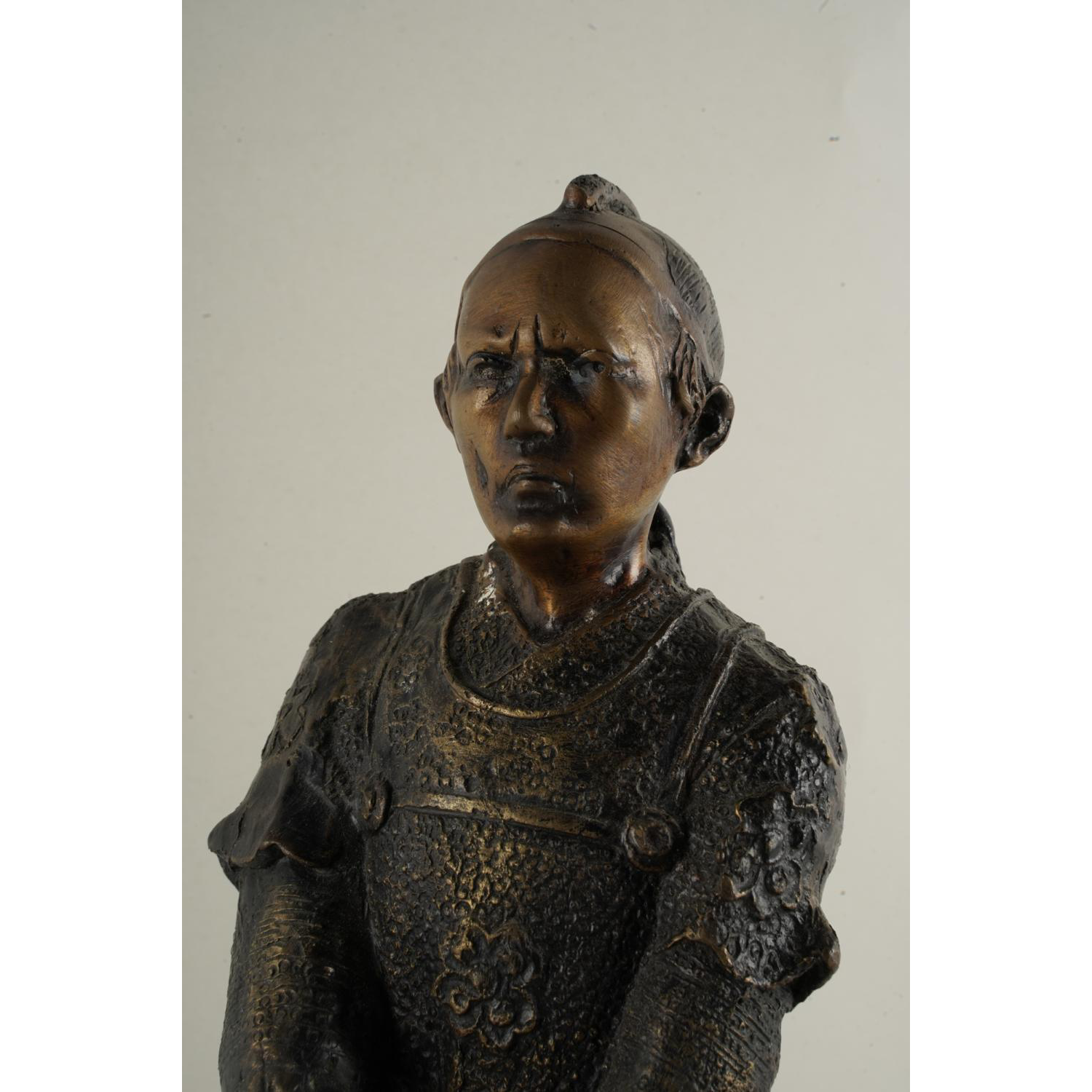 AW11-009: BRONZE SCULPTURE OF JAPANESE SAMURAI