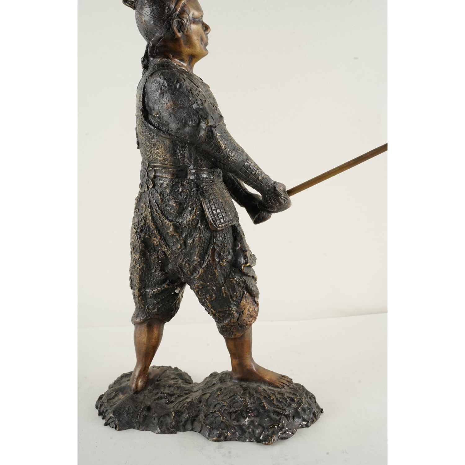 AW11-009: BRONZE SCULPTURE OF JAPANESE SAMURAI