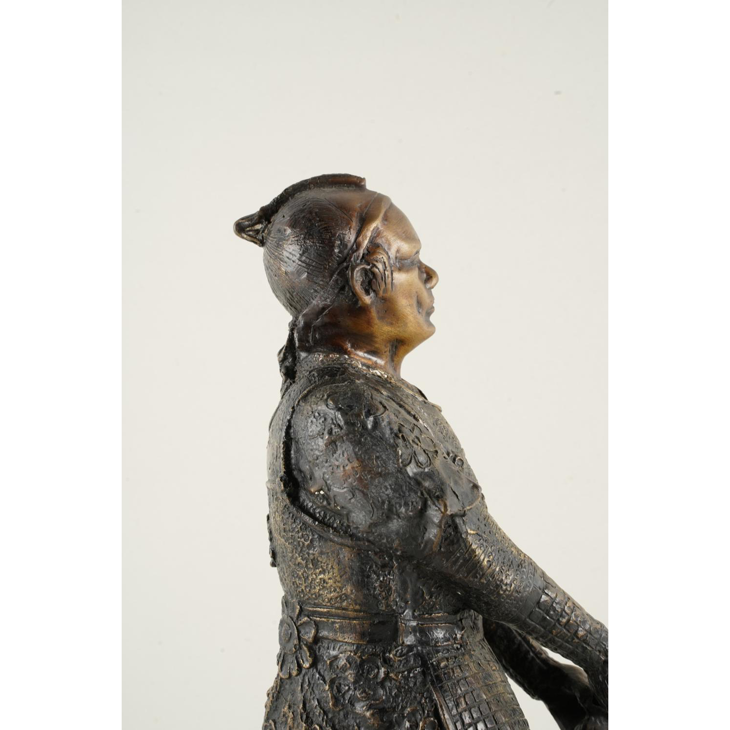 AW11-009: BRONZE SCULPTURE OF JAPANESE SAMURAI