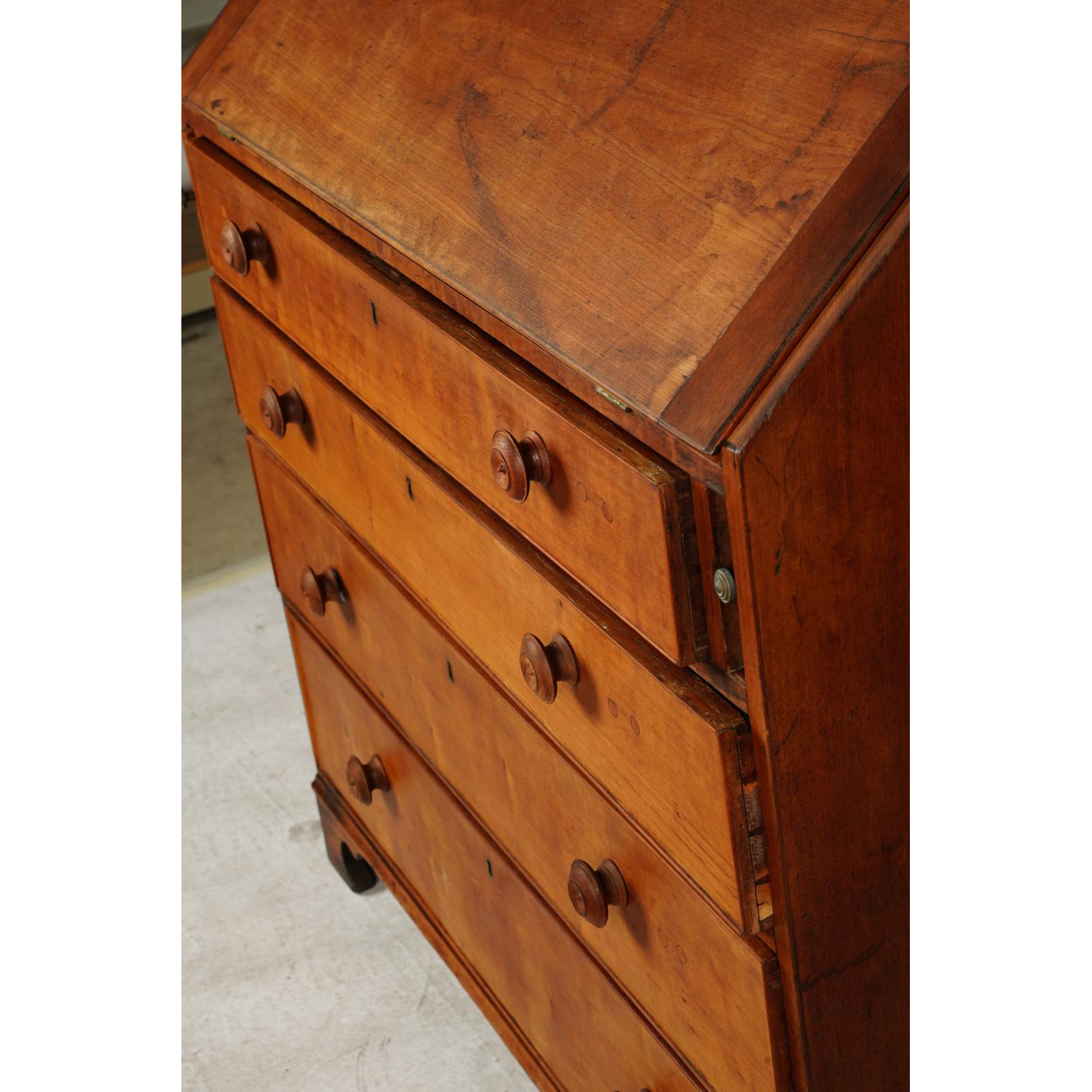 AF5-219: ANTIQUE EARLY 19TH CENTURY AMERICAN CHERRYWOOD SECRETARY CHEST