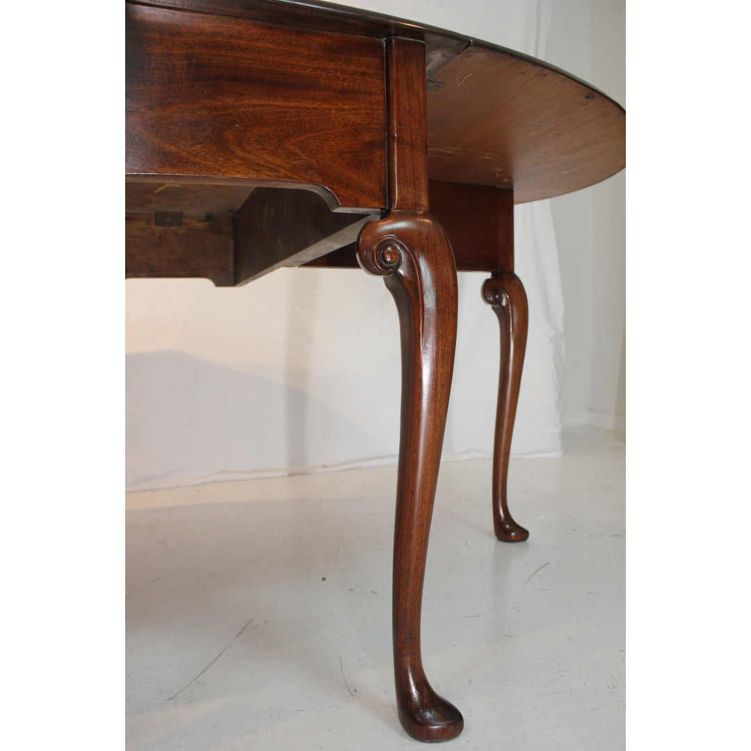 AF1-154: Antique Early 19th Century Georgian Double Drop-Leaf Gateleg Table with Highly Figured Mahogany