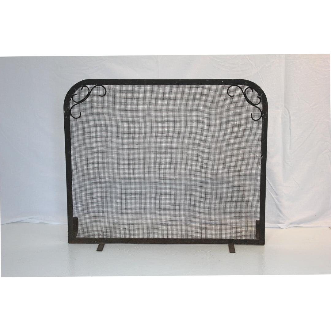 AA3-308: EARLY 20TH CENTURY WROUGHT IRON FIRE SCREEN