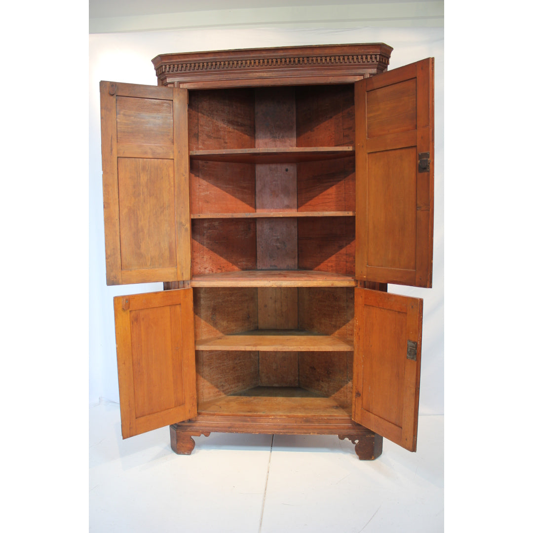 AF3-340: Antique Late 18th Century American Pine Corner Cabinet