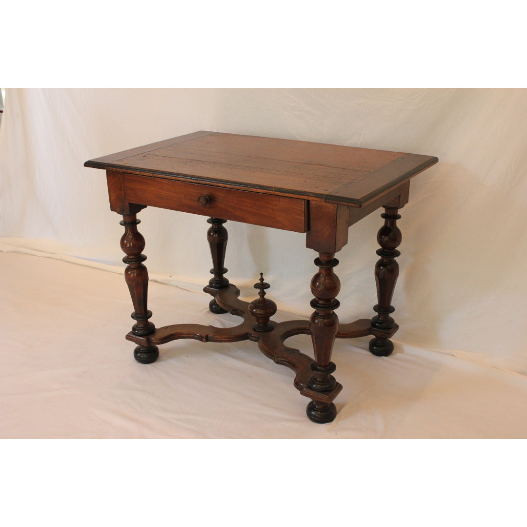 AF1-362: Antique 19th Century William & Mary Style Walnut Library Table With Drawer