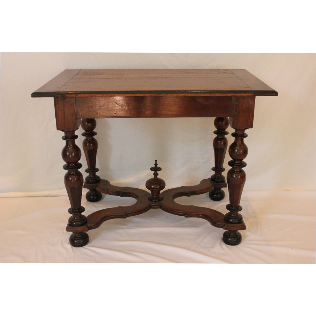 AF1-362: Antique 19th Century William & Mary Style Walnut Library Table With Drawer