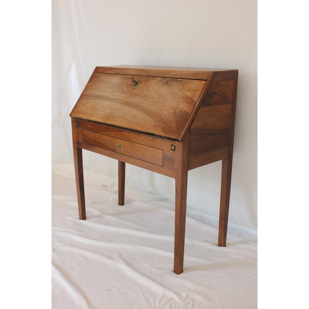 AF5-391: Antique Early 19th Century American Slant Front Desk with a Tooled Leather Writing Surface